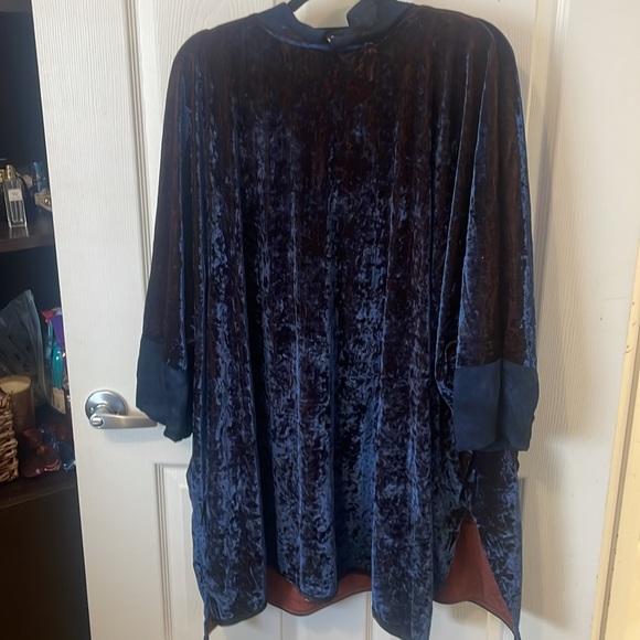 Eoeo + Juan Velvet A Line Blouse Size 3 (Good up to 4x/5x) - Picture 5 of 5